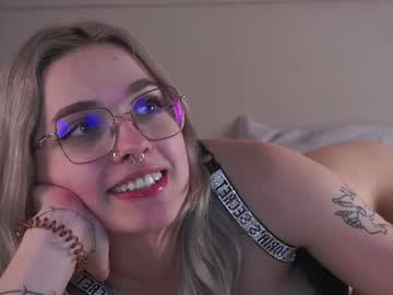 girl Free Live Cam Girls with elinacherry