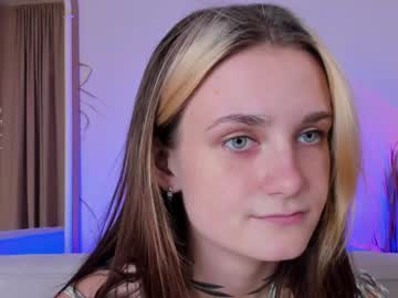 girl
        chloe_noris cam image #12449