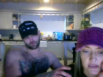 couple
        dom_beast90 cam image #34880