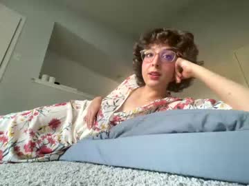girl
        orchidladyllama cam image #8243