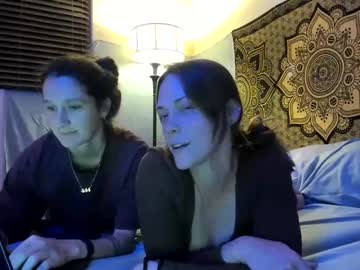 couple
        sillygirlsxx cam image #26329
