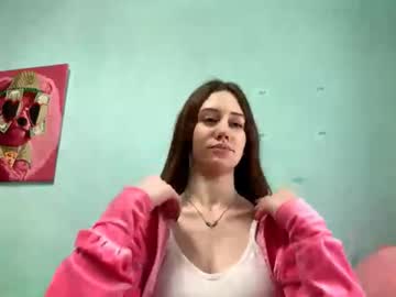 girl
        odetteattinger cam image #35055