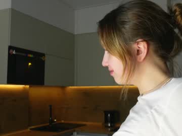 girl
        eva_cuty cam image #9483