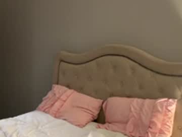 couple Free Live Cam Girls with itsleoblaze