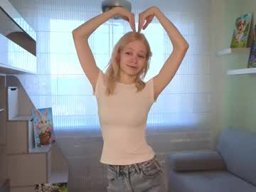 girl
        sashablonde_ cam image #35752