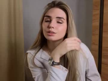 girl
        stormymuse cam image #32718