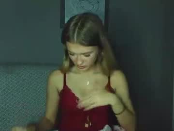 girl
        angelblisss cam image #33075