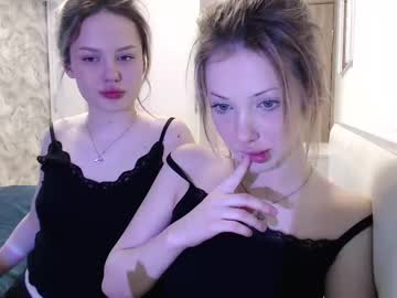 couple
        alice_nika cam image #20481