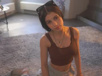 girl
        lamonicaptak cam image #36763