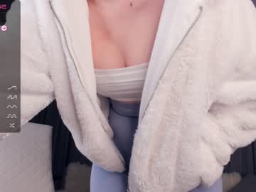 girl
        you_meow cam image #4711