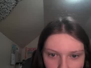 girl
        astridbaker69 cam image #2353