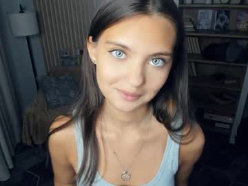 girl
        bunny_nova cam image #30182