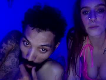 couple Free Live Cam Girls with croxfox