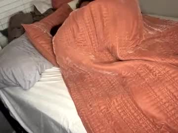 couple
        micwb cam image #32569