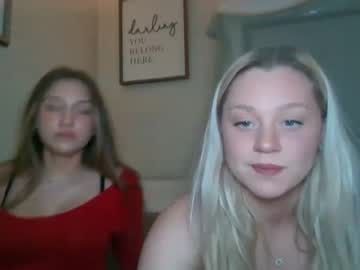 couple
        2prettylittlething2 cam image #7001