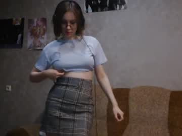 girl
        silky_glow_star_patpat cam image #28413