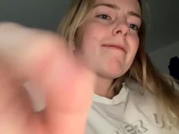 girl
        binket cam image #7668