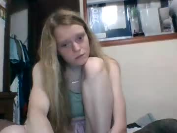 couple
        lilredandash cam image #12607