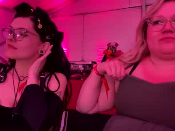 girl
        piggyrose cam image #36504