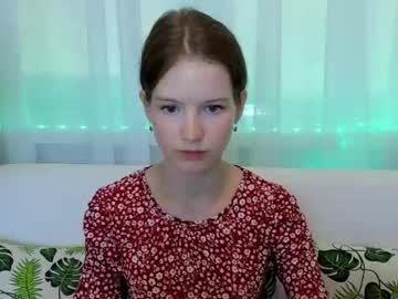 girl
        vikkroriaa cam image #12428