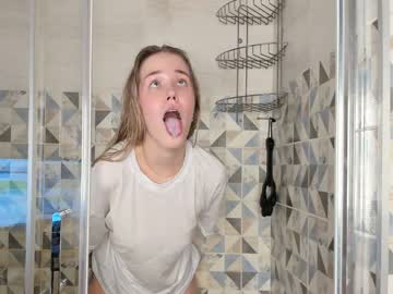girl
        a_m_e_l_i_a cam image #8148