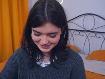 girl
        nellegrandner cam image #36471