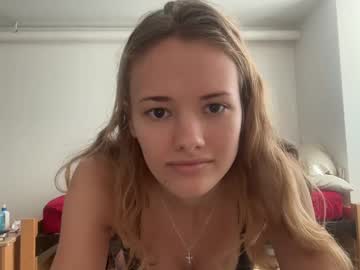 girl
        maddybabyy223 cam image #18096