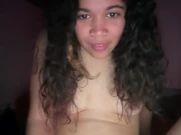 girl
        diorgalore cam image #21325