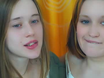 couple Free Live Cam Girls with synnefarmer