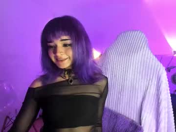 girl
        ravencollen cam image #32843