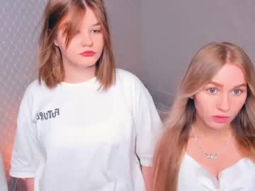 couple
        chelsea_dream_ cam image #10352