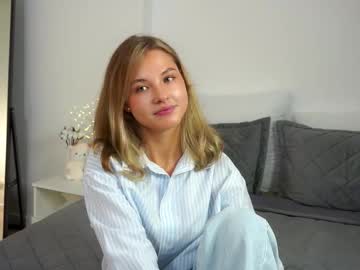 girl
        jodycresswell cam image #27684