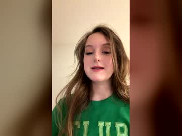 girl
        skarletweb cam image #35434