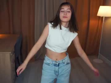 girl
        dieraalkins cam image #15128