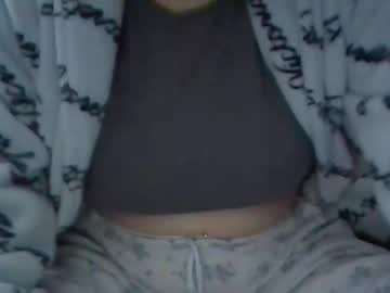 girl
        kissandtell1357 cam image #32448