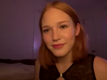 girl
        katie_katnips cam image #32597