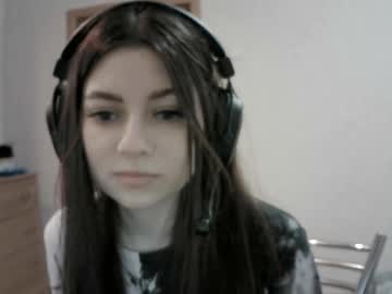 girl
        dawndollins cam image #23262