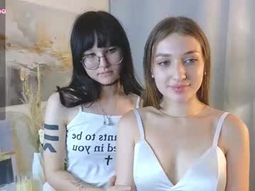 couple Free Live Cam Girls with alexagugler