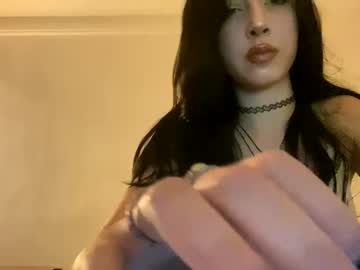 girl
        adelin_rr cam image #30361