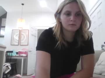 girl
        sluttyscarlett69 cam image #27439