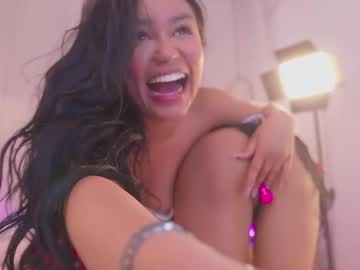 girl
        ayla_lux cam image #36157