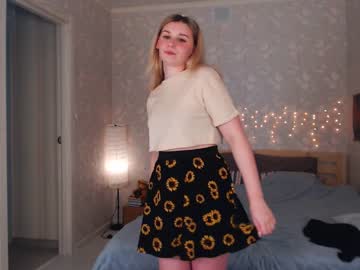 girl
        tendermoon__ cam image #908