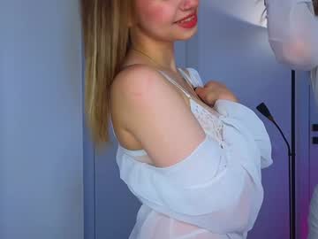 girl
        stacy_wooow cam image #15345