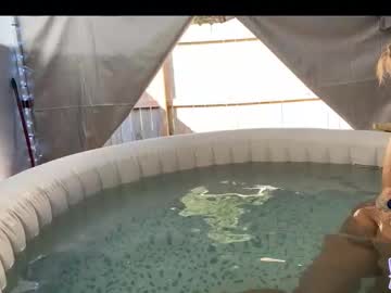 couple
        wrenn_mitch cam image #32124