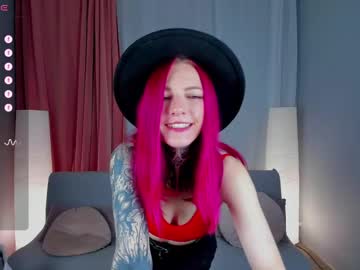 girl
        cherry_roxy cam image #15745
