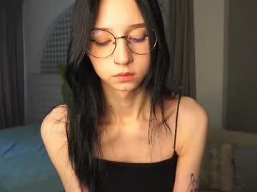 girl
        belle_phine cam image #33613