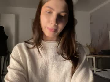 girl
        lindseysales cam image #35520