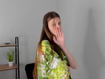 girl
        evelyn_mitchell cam image #30646