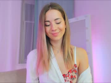girl
        emmi_rosee cam image #2148