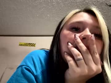 girl
        milffmommyy cam image #9207